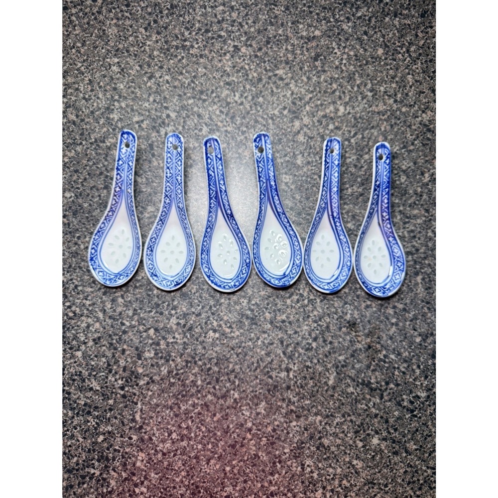 Set of 6 Blue White Porcelain Asian Soup Spoons Decorative Pattern